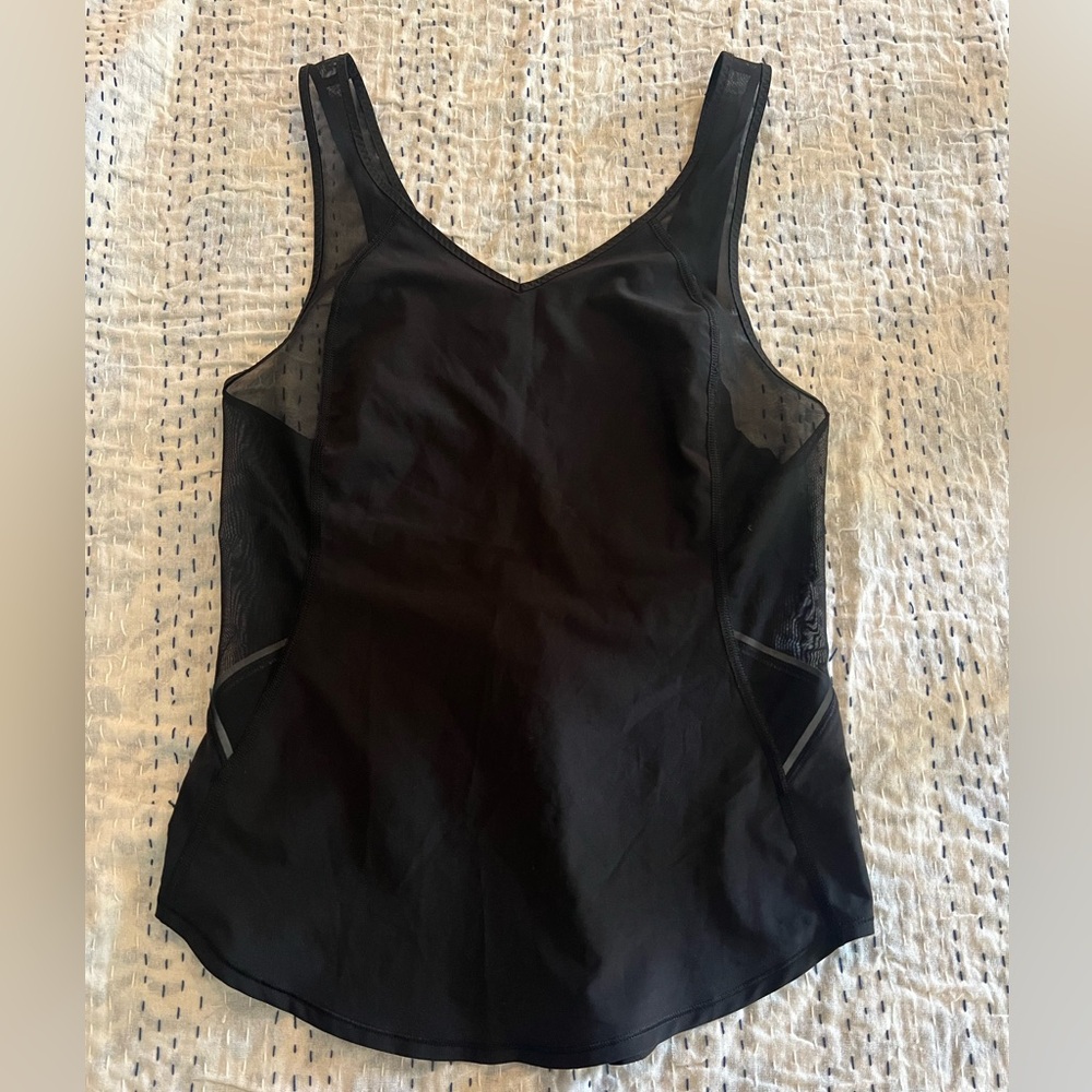 black lululemon v neck athletic tank